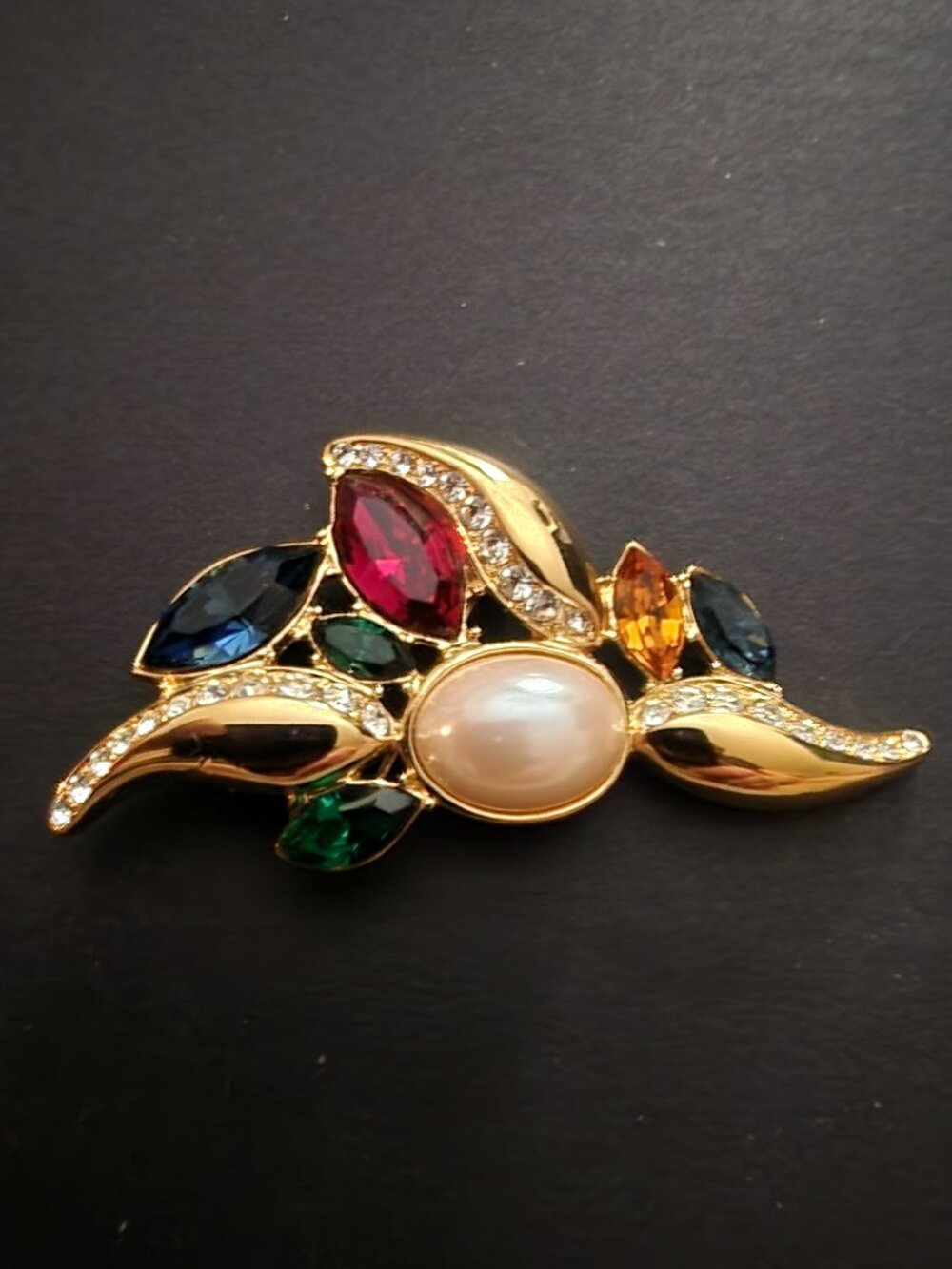 Vintage Monet Gold Tone Leaf Brooch Multicolor Rhinestones Faux Pearl